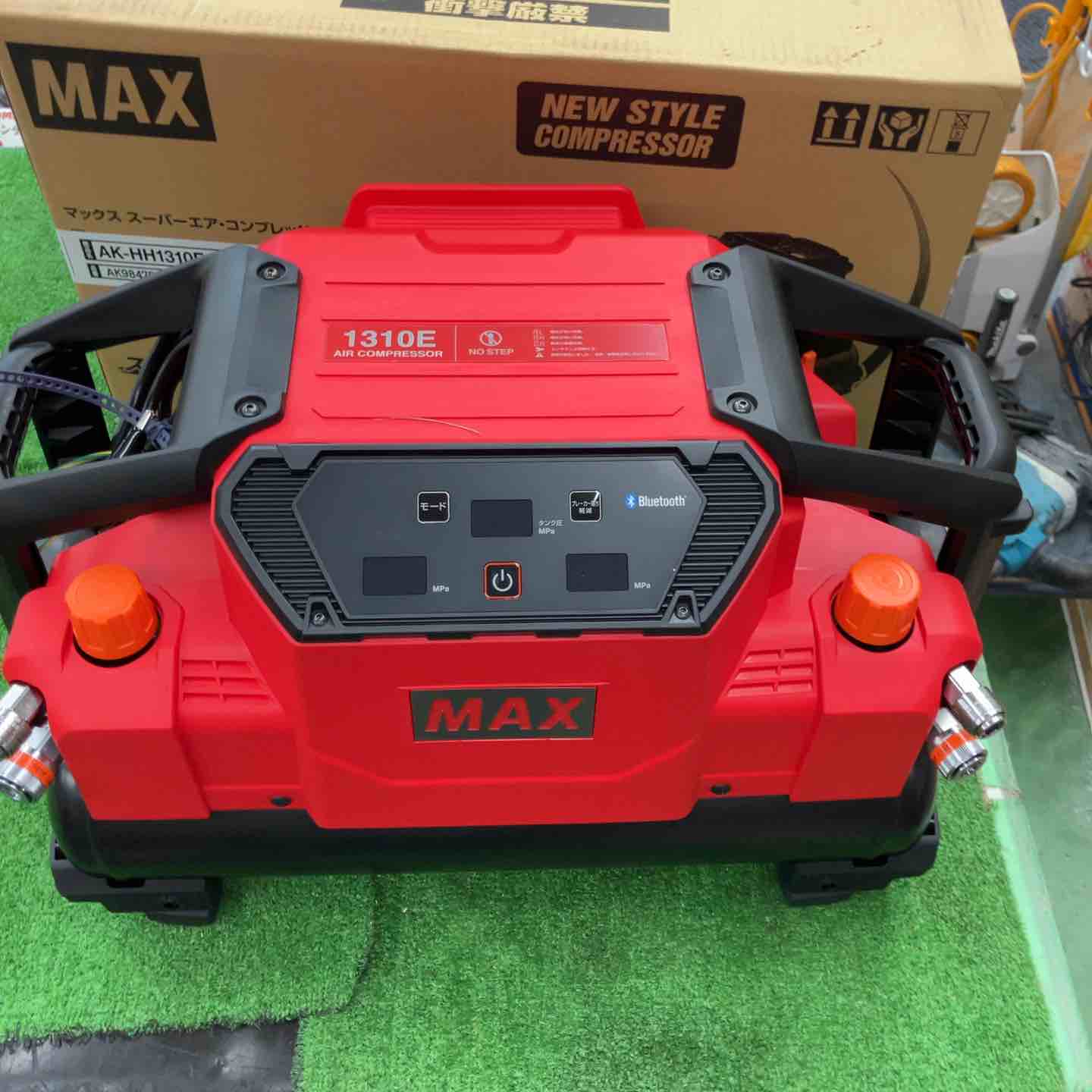 ☆マックス(MAX) エアコンプレッサー AK-HH1310E_レッド【桶川店