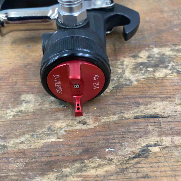 DeVilbiss デビルビス 重力式スプレーガン LVMP仕様 ベース用 LUNA2X-B-15G 1台 カップ KG-400-FA 付き【柏店】