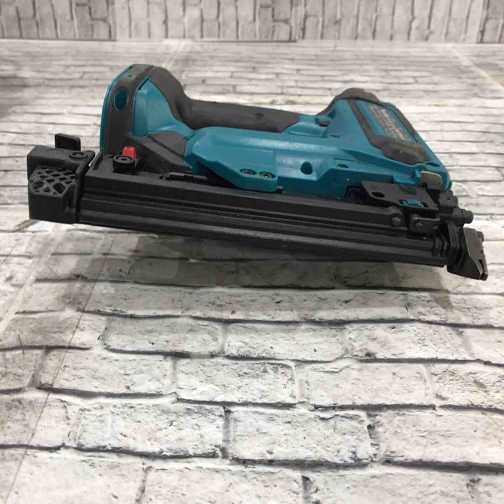 〇マキタ 充電式35mm面木釘打ち機 FN350DZ【川口店】