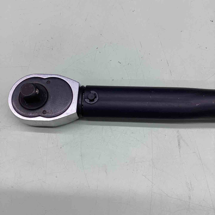 ASTRO PRODUCTS 3/8 アストロプロダクツ プリセット型 トルクレンチ マットブラック TQ042 足回り タイヤ交換 工具 収納ケース ボルト ナット【越谷店】