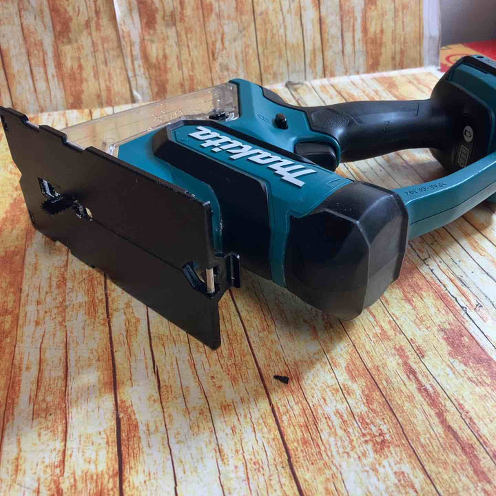 ★マキタ(makita) コードレスボードカッタ SD180DZ【川崎店】