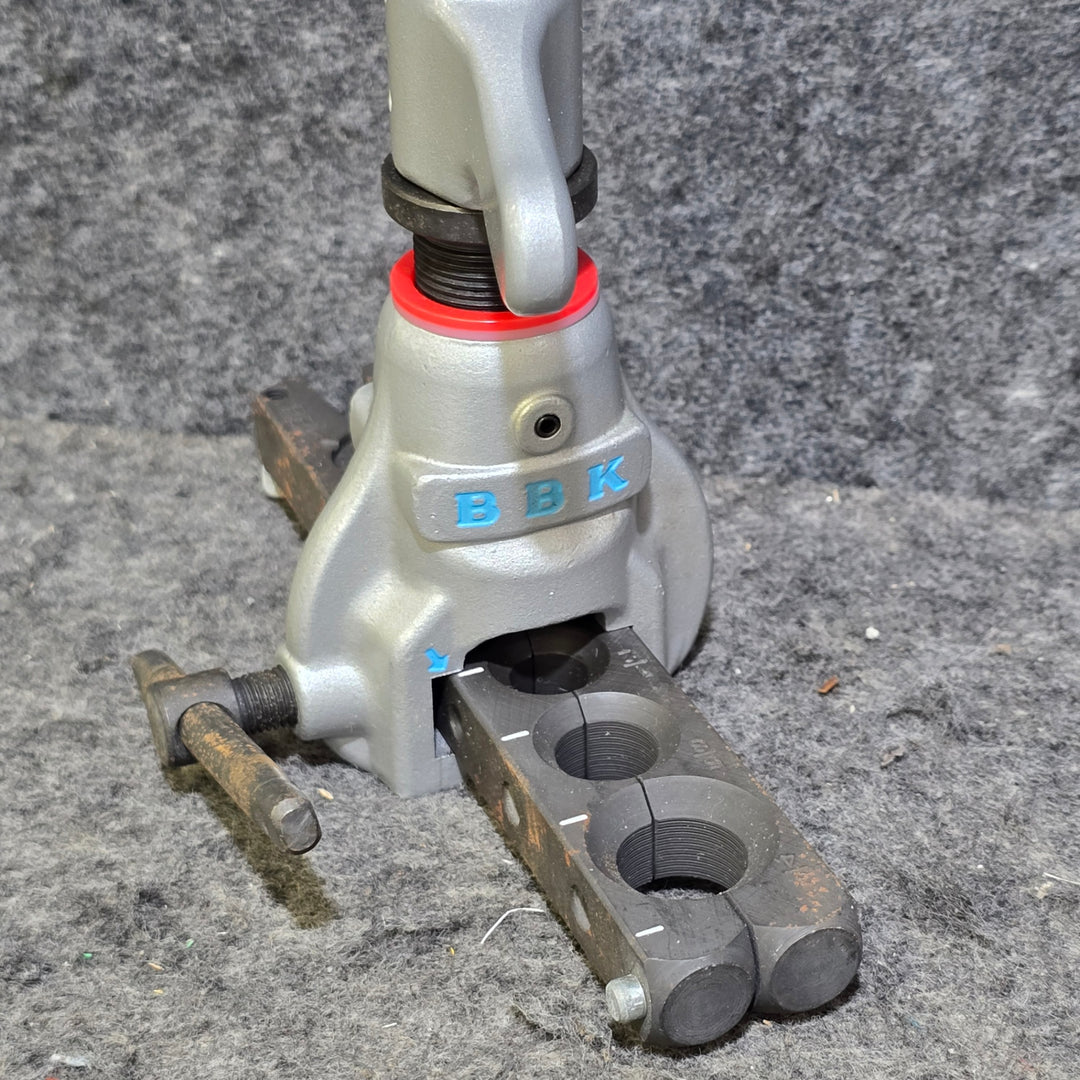【長期保管未使用品※一部サビあり※】BBK フレアツール 電動ドリルも使用可能 800-FDN【桶川店】