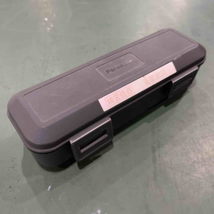 ◇パナソニック(Panasonic) レーザー墨出し器 墨出し名人 十字・地墨 BTL1100G【川口店】