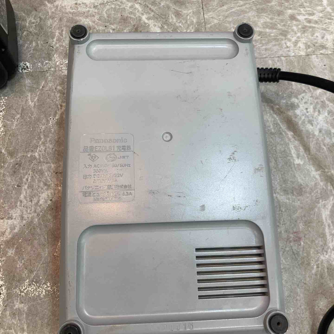【中古品】パナソニック 純正 リチウムイオン電池パック 28.8V 3.0Ah EZ9L82 2個 + 急速充電器 EZ0L81 1個 計3点セット【八潮店】