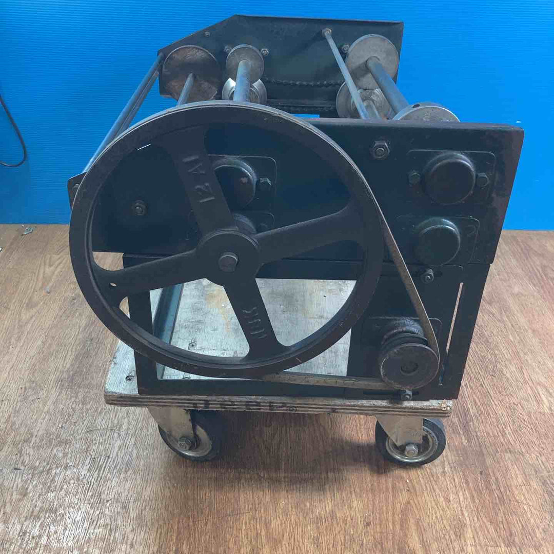 【店頭受取り限定】電動100V トタン屋根 折り曲げ機 自動ロール成形機 ロールフォーミング 板金加工機器 NBK 12A1【岩槻店】