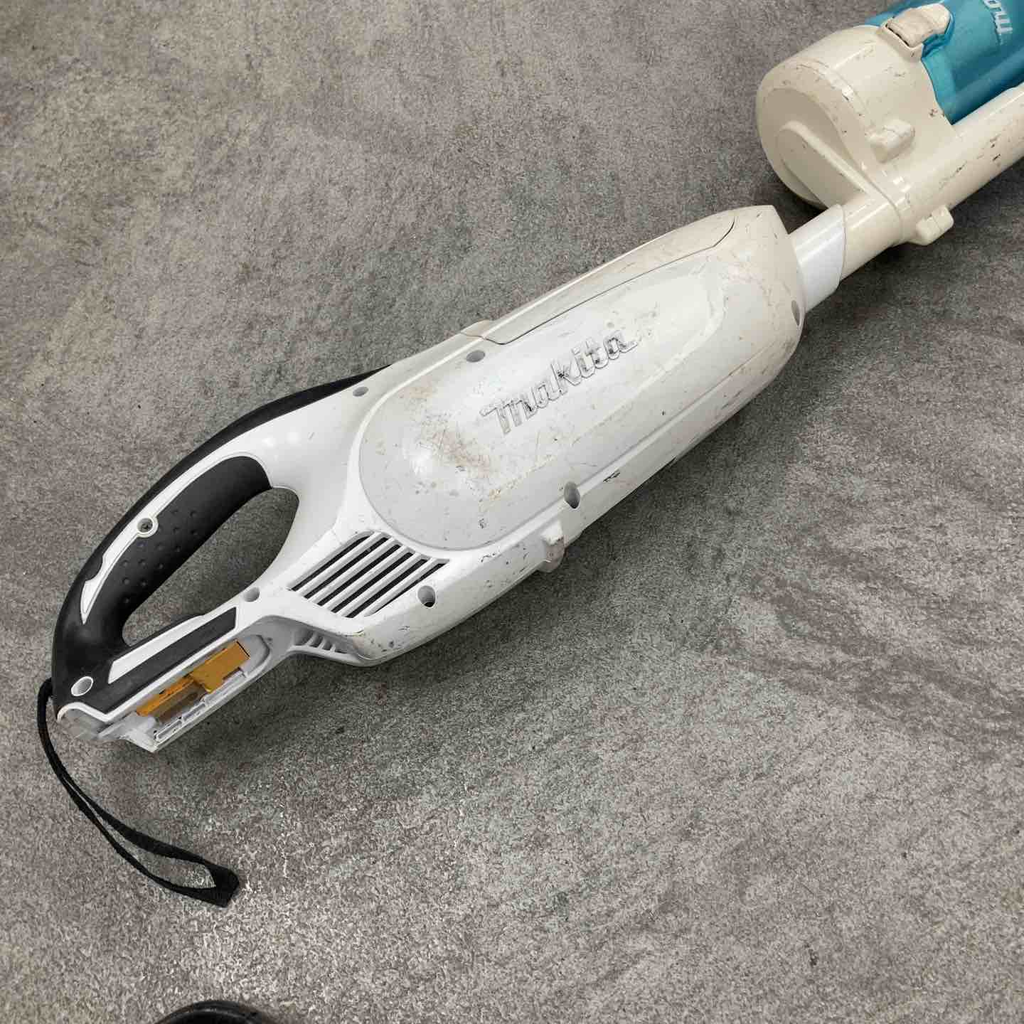 ☆マキタ(makita) コードレスクリーナ 18V CL182FDZW【川崎店