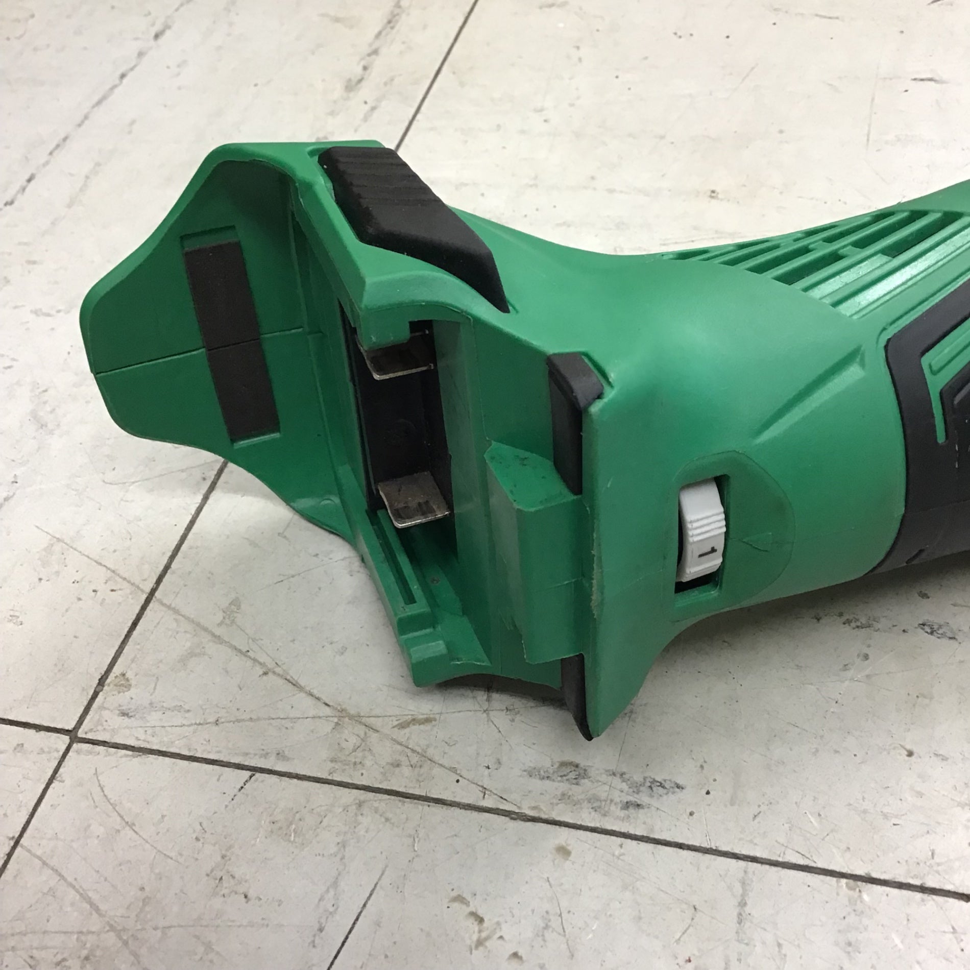 中古現状品】ハイコーキ(HIKOKI ※旧:日立工機) コードレスマルチツール