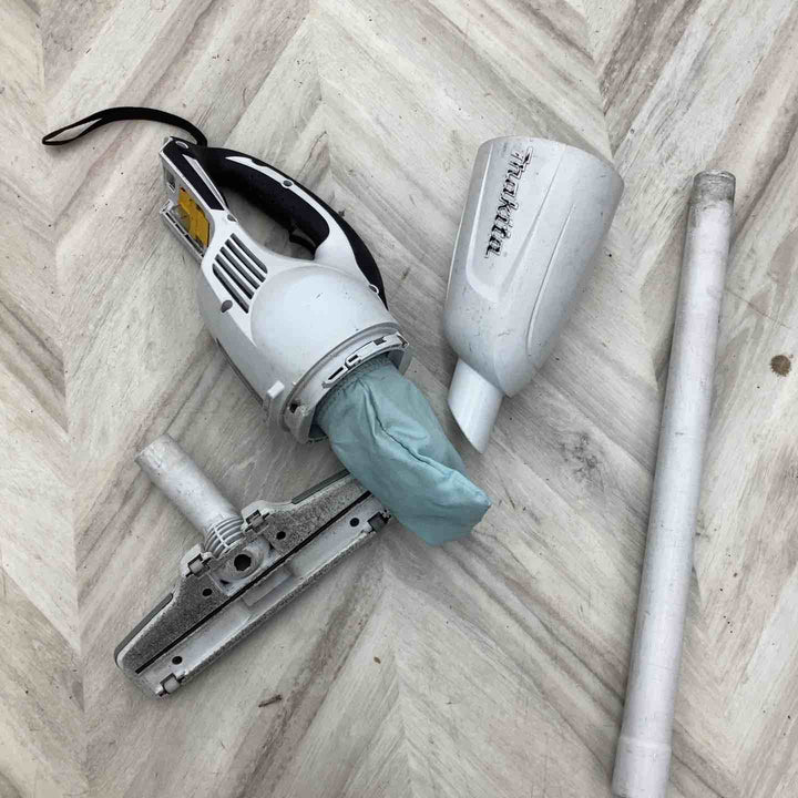 ◇マキタ(makita) コードレスクリーナー CL180FDZW【越谷店】
