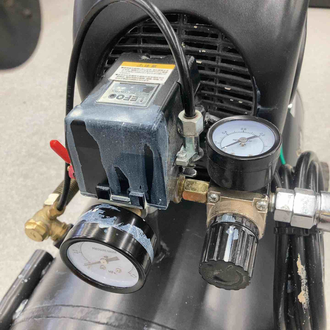 【店頭受取り限定】アストロプロダクツ エアコンプレッサー 39 L AP041042 充填時間：3分37秒【八潮店】