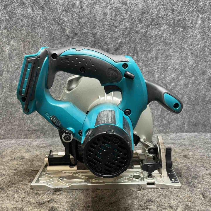 マキタ(makita) 18Vコードレス丸ノコ XSS02 輸入品【桶川店】