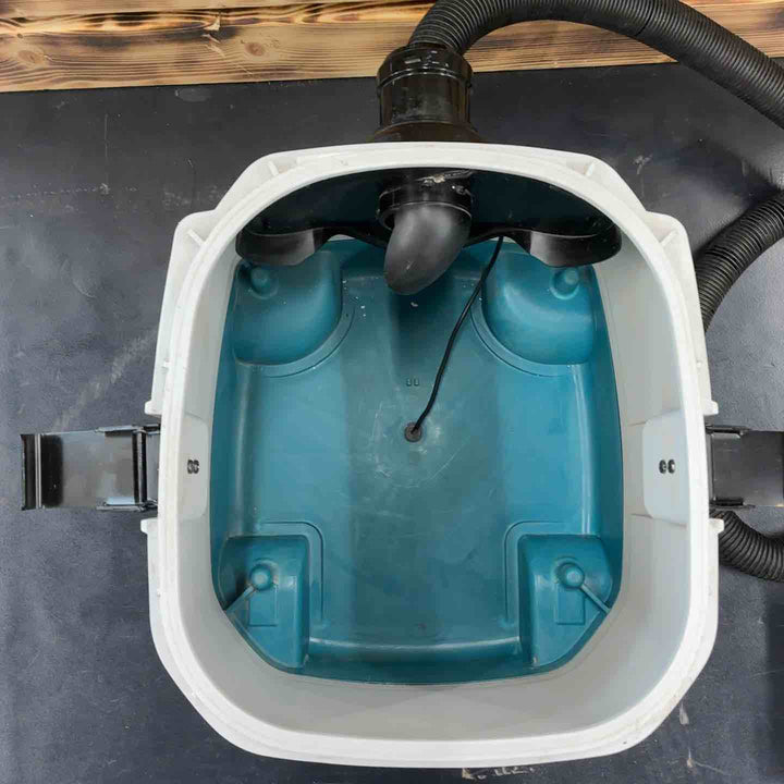 マキタ(makita) 粉じん専用 コードレス集じん機 VC157DZ【藤沢店】