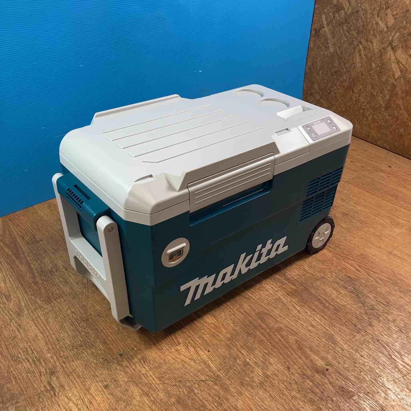 【( ◠‿◠ )】マキタ(makita)コードレス冷温機CW180DZ マキタ makita 18V 充電式保冷温庫 CW180DZ (バッテリ・充電器