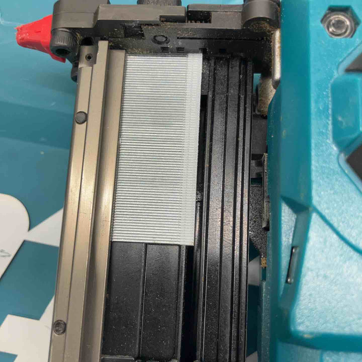 ★マキタ(makita) 35mmコードレスピンネイラ PT001GZK【戸田店】