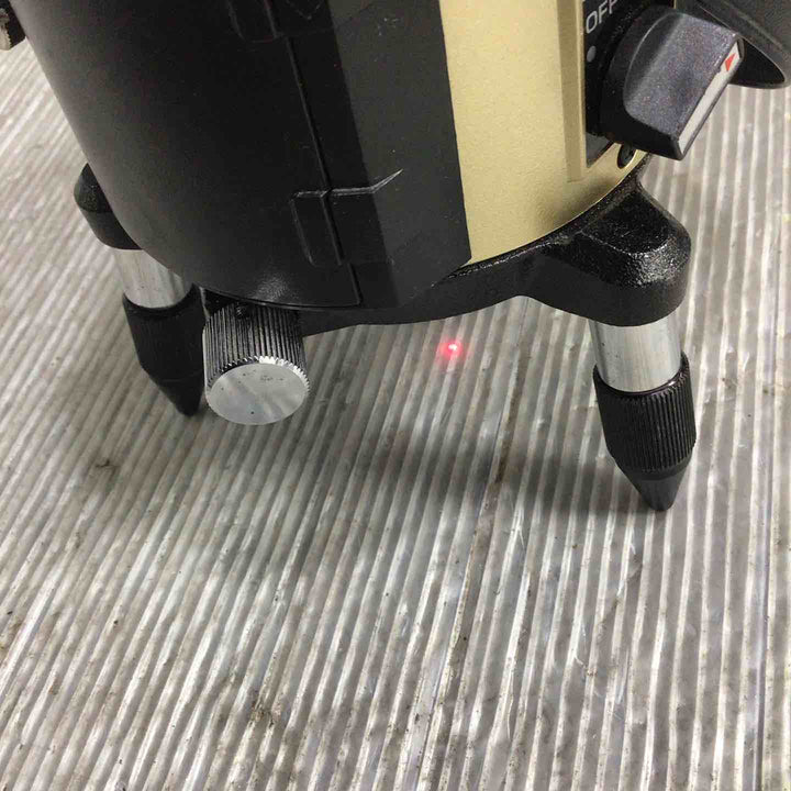 【中古】タジマ(Tajima) レーザー墨出し器 GT5Zi 受光器・三脚セット 矩十字・横 GT5Z-ISET【草加店】