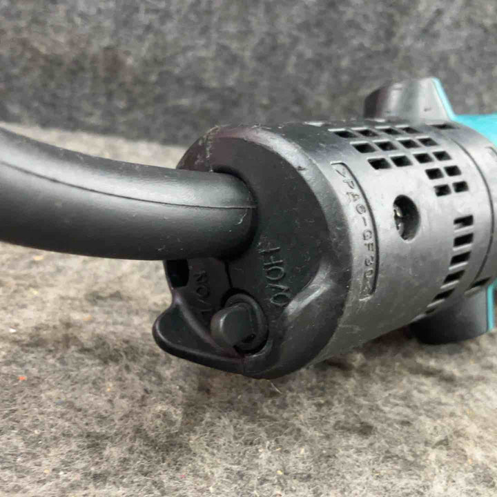 ☆マキタ(makita) 125mm ディスクグラインダ 9535B【鴻巣店】