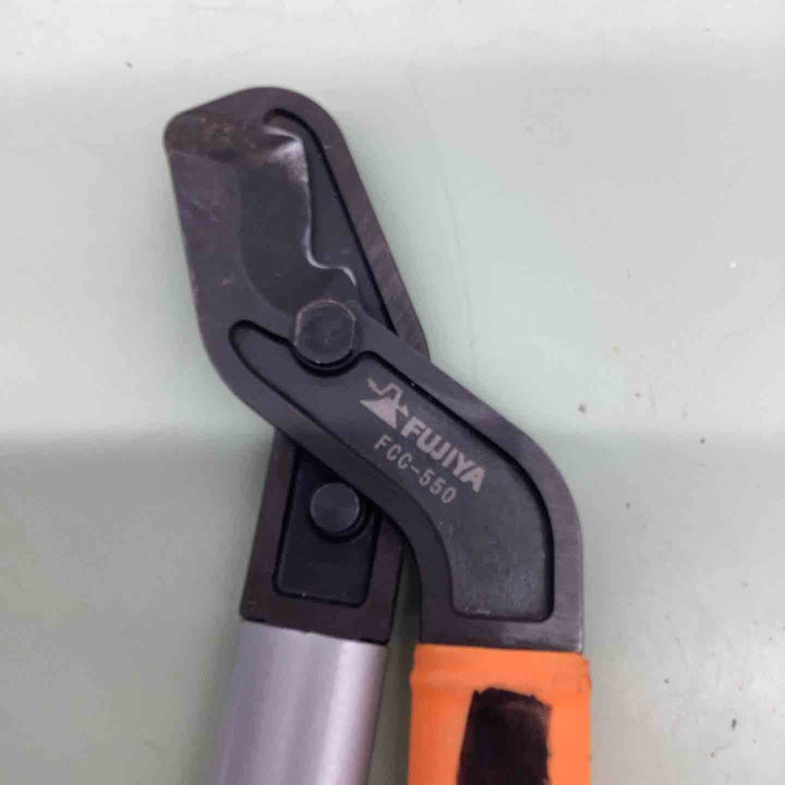 ◇フジ矢(FUJIYA) Cチャンカッター (軽量アルミハンドル) 親バー切断用 FCC-550【越谷店】