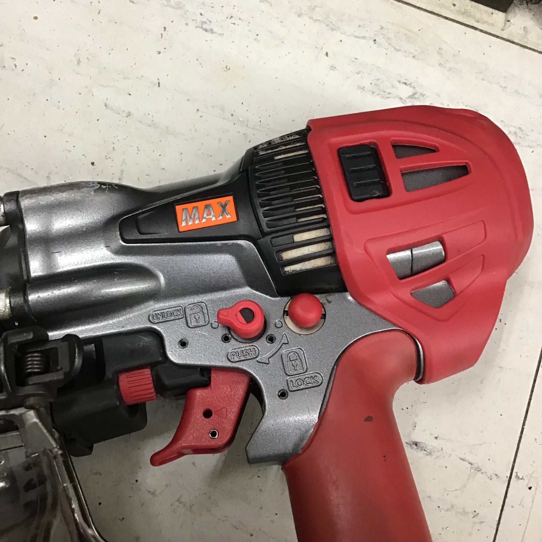 中古品】 ◎メンテ済み◎マックス/MAX 高圧エア釘打ち機・HN-65N2(D)-G