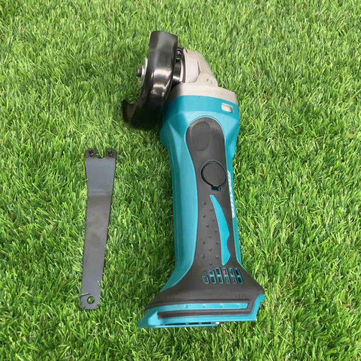 ☆マキタ(makita)14.4V3.0Ah 100mmコードレスディスクグラインダー GA400DZ 本体のみ【戸田店】