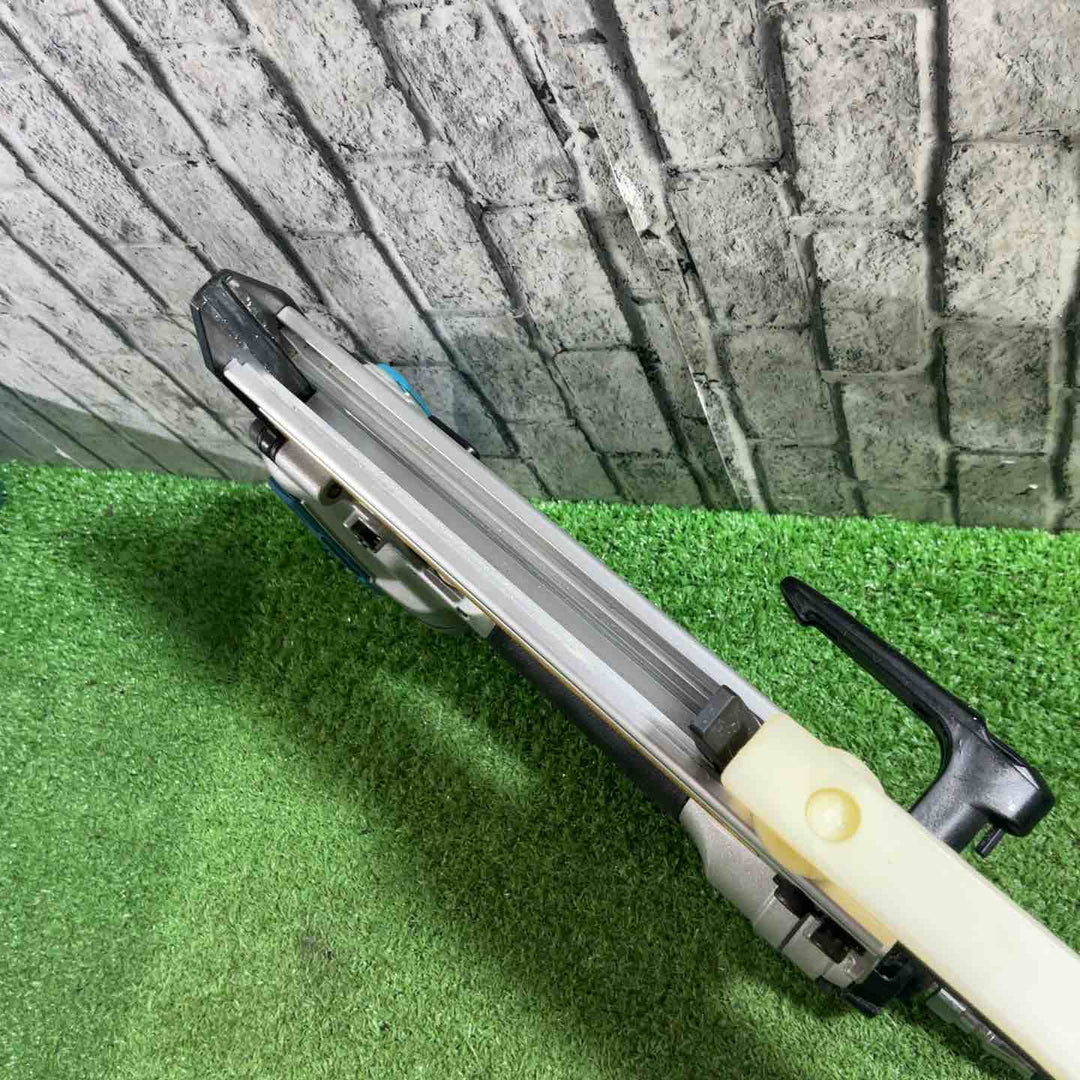★マキタ(makita) 常圧エアタッカ AT425AK 動作確認済【川口店】