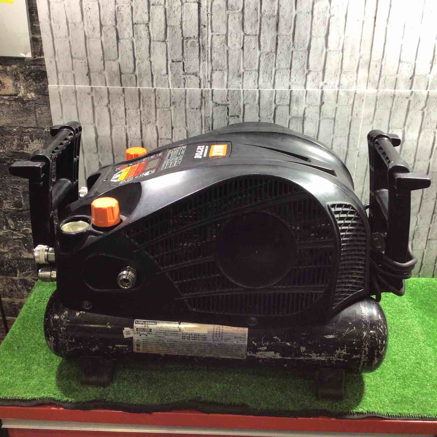 ☆マックス(MAX) エアコンプレッサー AK-HH1270E_ブラック【川口店