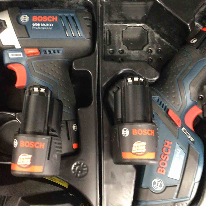 【039】【102】ボッシュ(BOSCH) コードレスセーバーソー GSA10.8V-LI + インパクトドライバー GDR10.8-LI + バッテリー4個 + 充電器セット【戸田店】