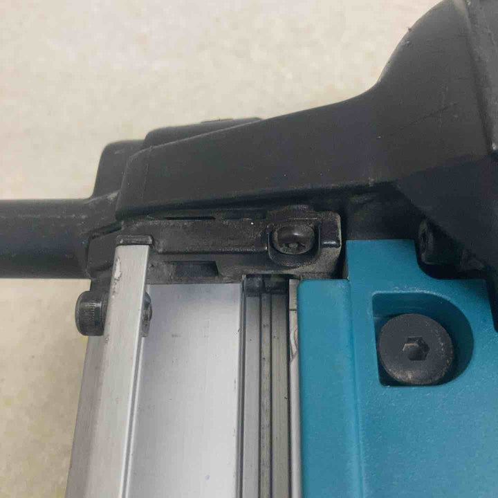 ★マキタ(makita) コードレスコンクリート用ガスピン打ち機 GN420C【町田店】