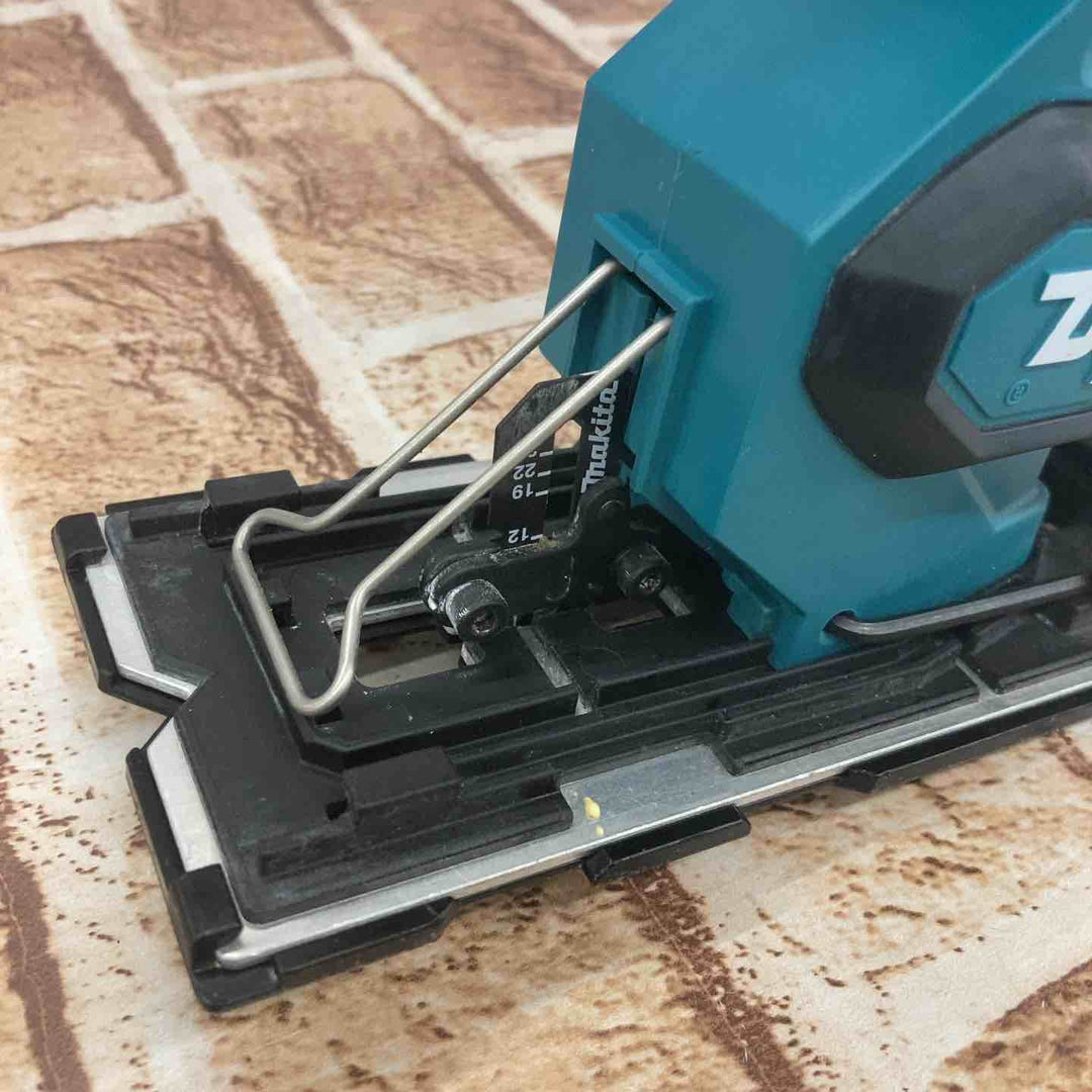★マキタ(makita) コードレスボードカッタ SD180DZ【所沢店】