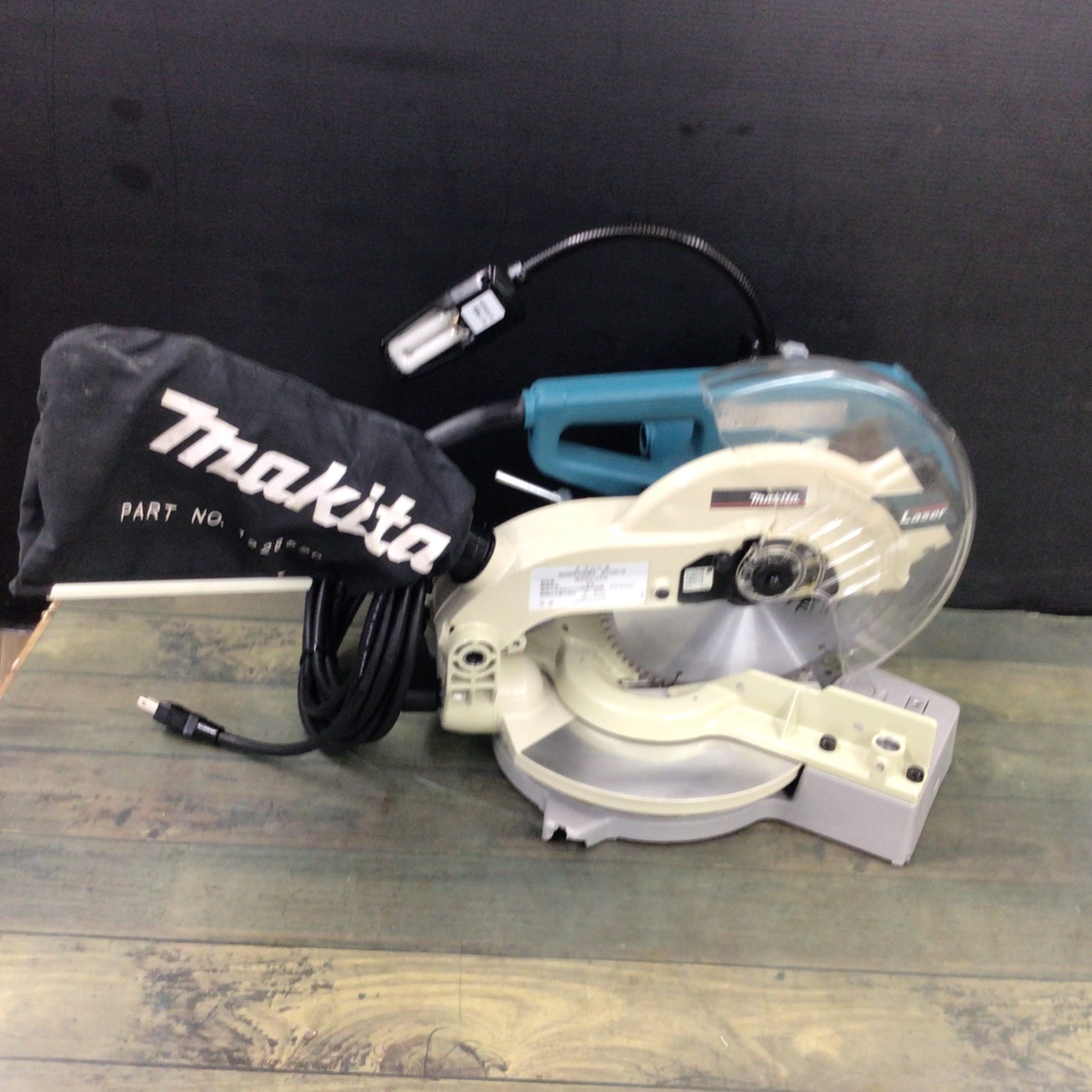 マキタ(makita) 216mm卓上マルノコ レーザー付 LS0840FL マキタ(makita) 216mm卓上マルノコ レーザー付 LS0840FL 【東大和店