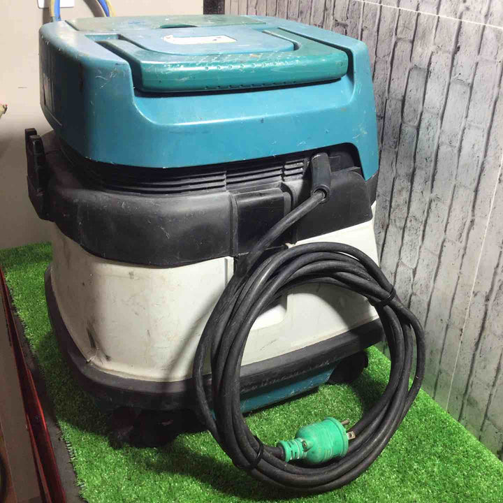 【現状品】★マキタ(makita) 集じん機 乾式 484(P) 保証なし【川口店】