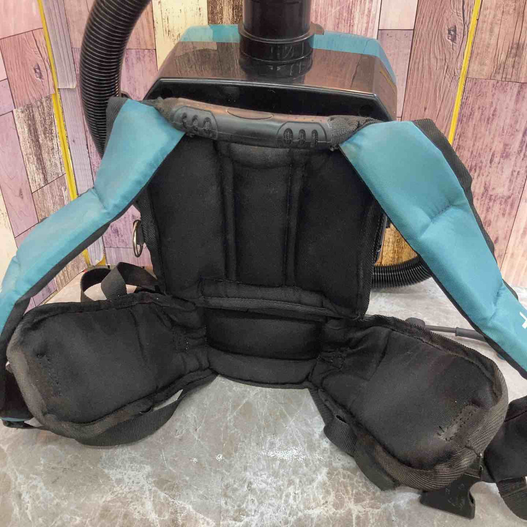 【中古品】☆マキタ(makita) コードレス背負い集じん機 VC260DZ【八潮店】
