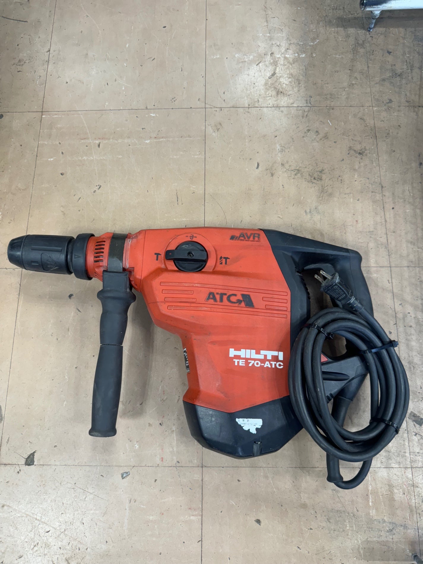 ☆ヒルティ(Hilti) コード式ロータリーハンマドリル TE70-ATC/AVR【草加店】 – アクトツールオンラインショップ