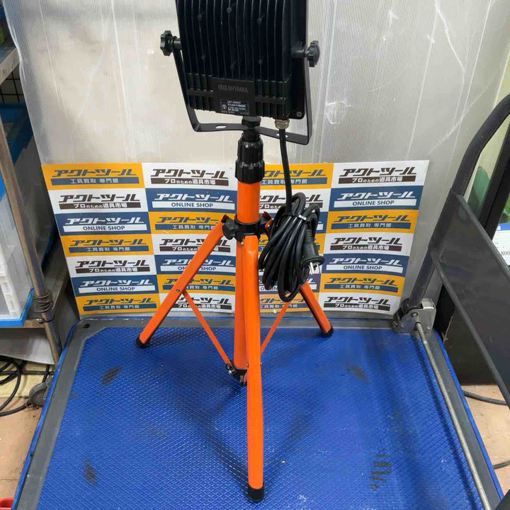 【店頭受取り限定】◇アイリスオーヤマ LED ワークライト投光器 作業灯 三脚付きスタンドライト 防雨型 屋内・屋外兼用 5000lm LWT-5000ST【草加店】