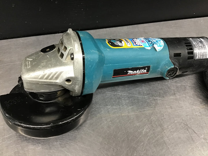 ☆マキタ(makita) 100mmディスクグラインダ 9533B【戸田店】