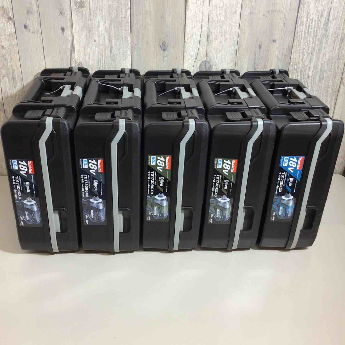 今出品している電動工具4台と付属品セット 電動ドライバー コードレス 2WAY ガンタイプ ストレートタイプ 7
