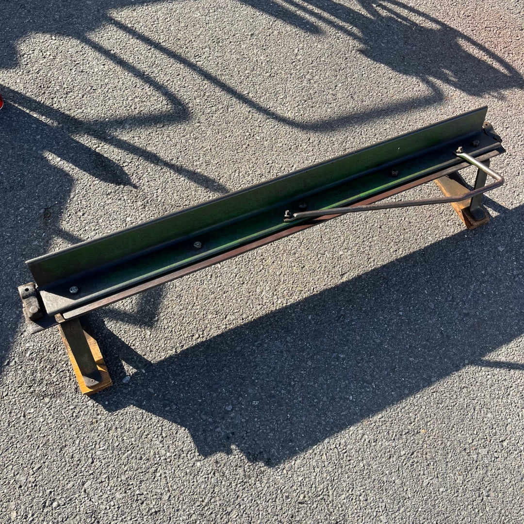 【中古品/店頭受取り限定】メーカー不明 アングルバッタ 1000mm 手動式 板金 折り曲げ 折曲機【東大和店】