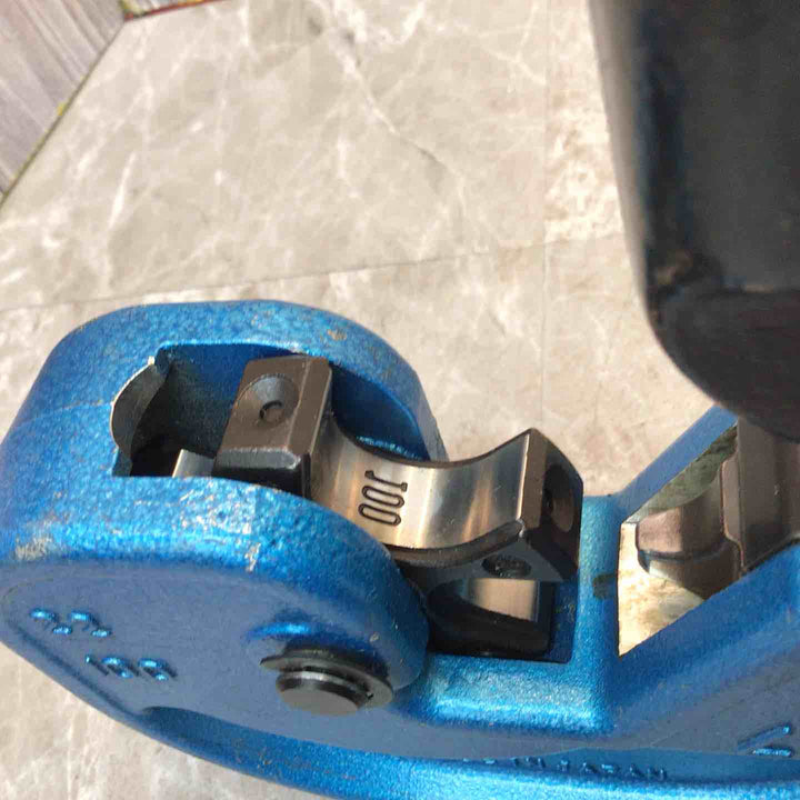 【中古品】ロブテックス 強力型圧着工具 AK-100 ハンドプレス機 使用範囲22・38・60・80・100【八潮店】