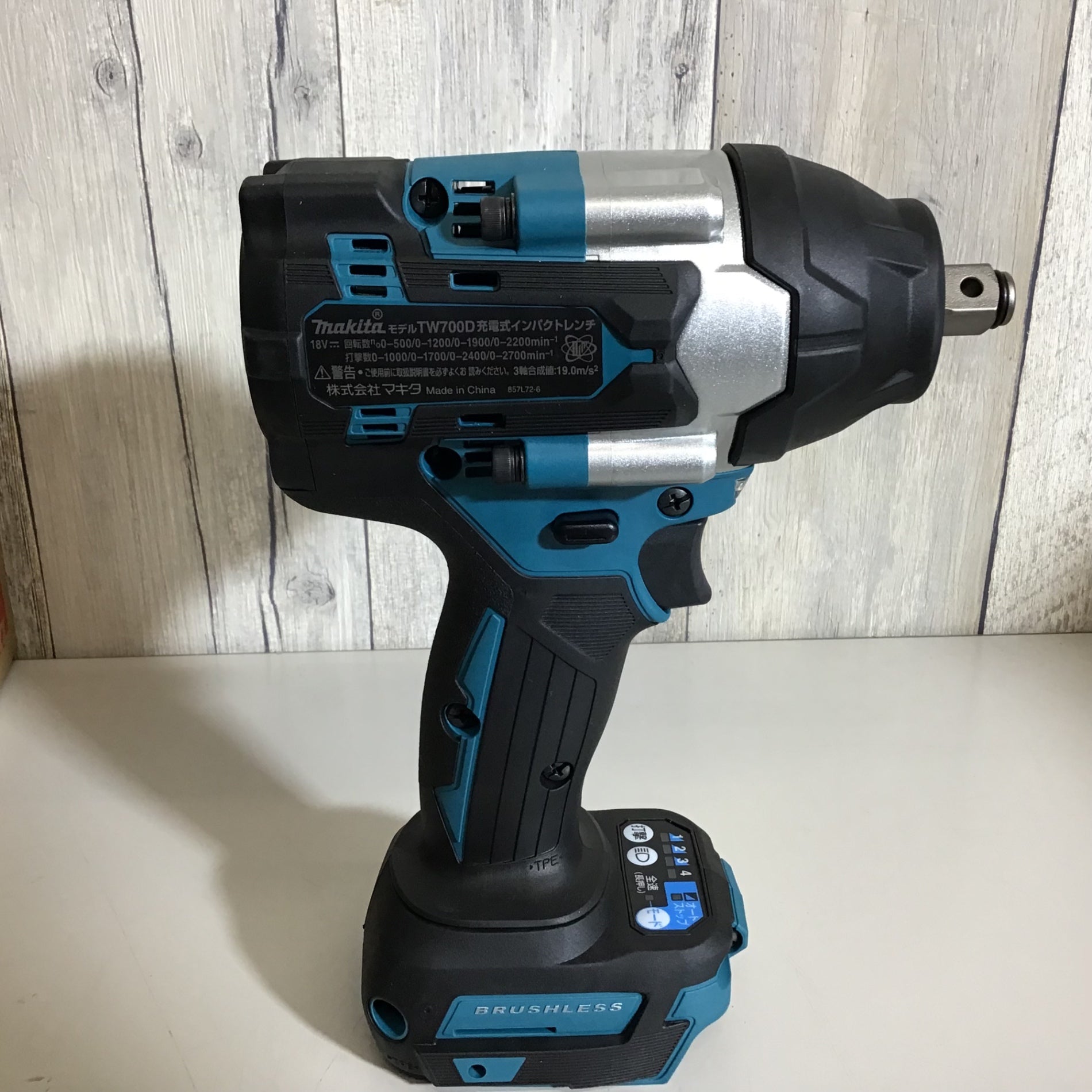 未使用品 店頭展示品】☆マキタ makita コードレスインパクト 未使用品 店頭展示品】☆マキタ makita コードレスインパクト