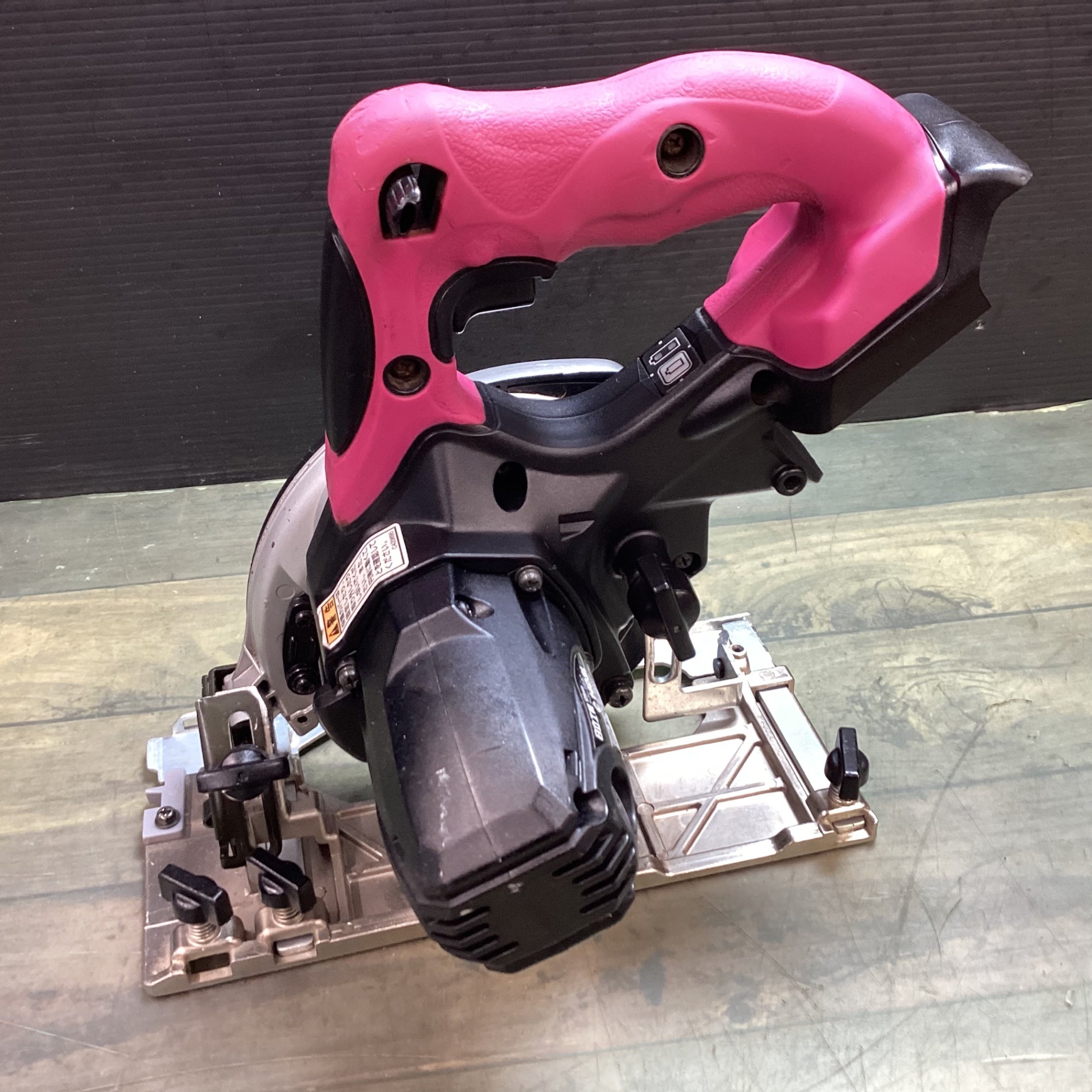 日立 C14DSL コードレスマルノコ【野田愛宕店】【店頭取引限定】【中古】管理番号：IT2LYLY8QFS2 ☆ハイコーキ(HIKOKI ※旧:日立工機) コードレス丸のこ C14DSL2(NN)(R