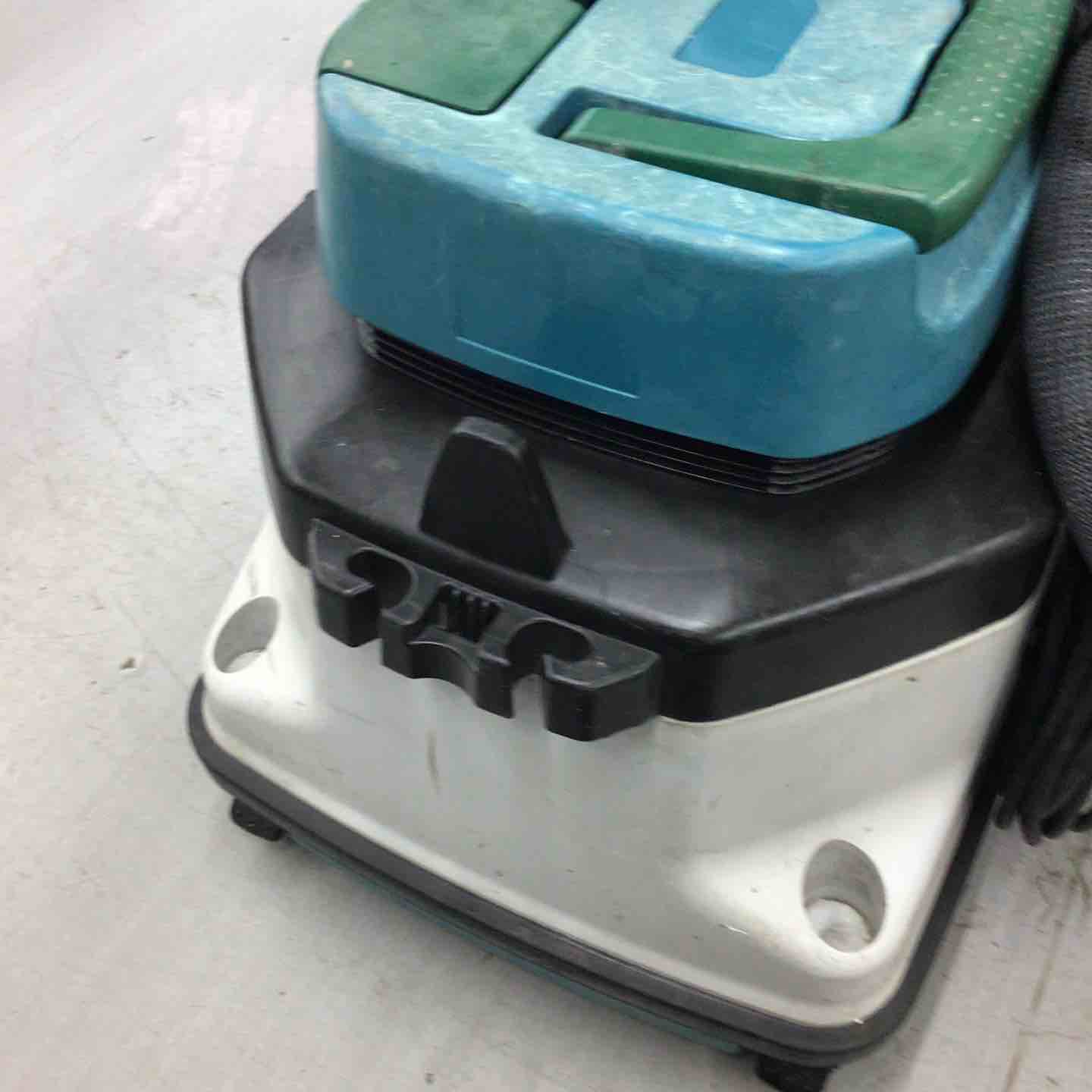 【中古品】マキタ 型番不明 ホース付き 集じん機【戸田店】 中古品】マキタ 型番不明 ホース付き 集じん機【戸田店】 – アクト