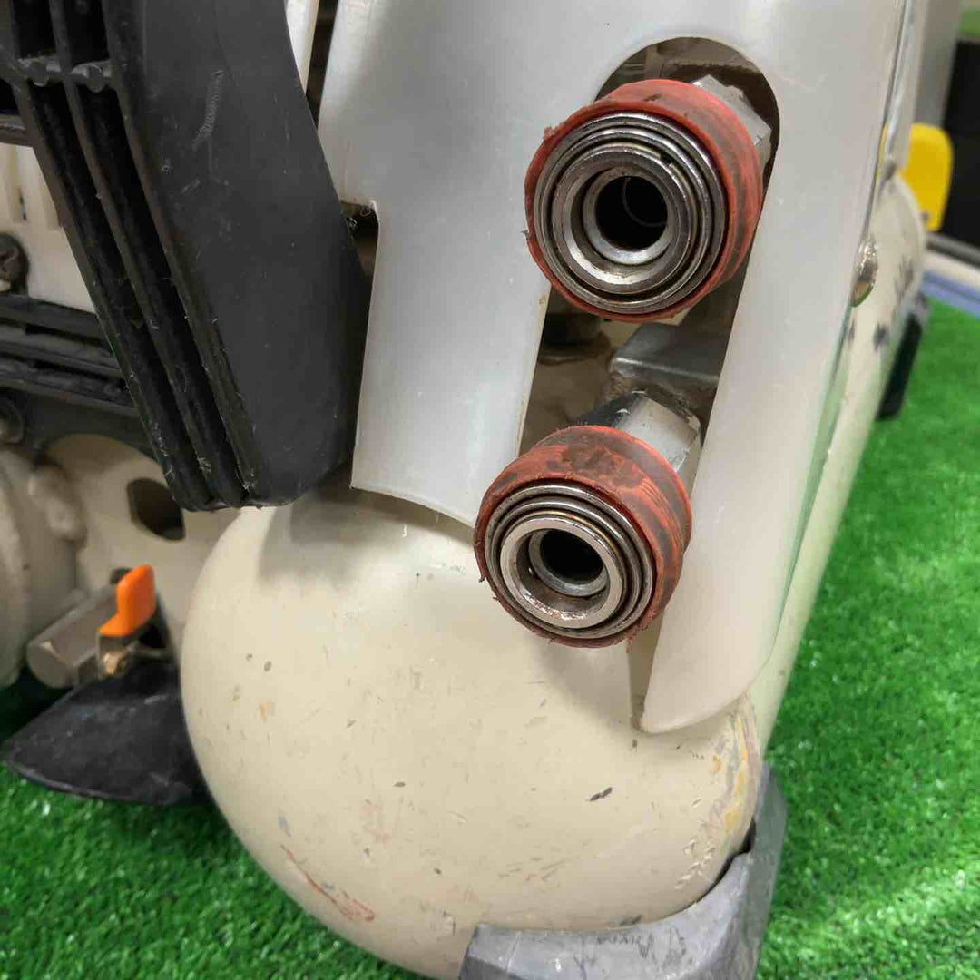 ★マキタ(makita) エアコンプレッサー AC400XL【草加店】