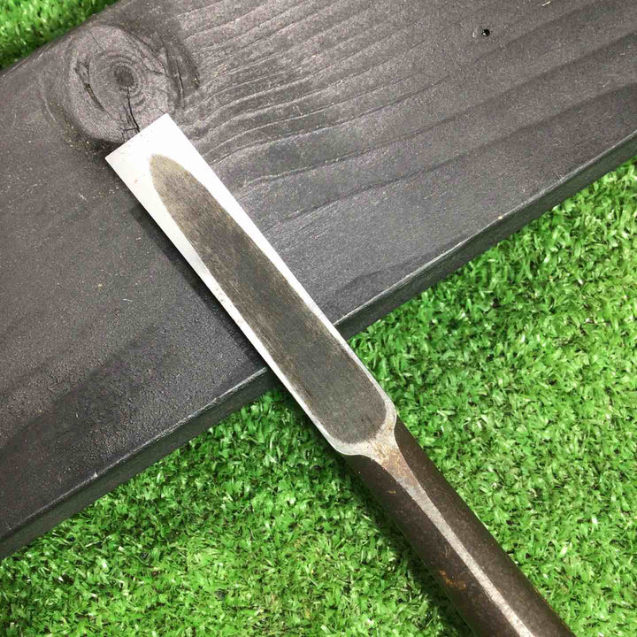 清忠 叩き鑿 全長約275mm 先端幅約15mm 柄の根元に割れあり 【川口店】