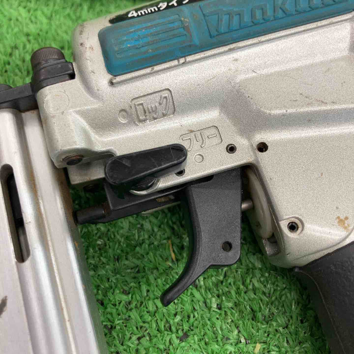 【中古品】 マキタ/makita 常圧エアタッカ・AT425A 【桶川店】
