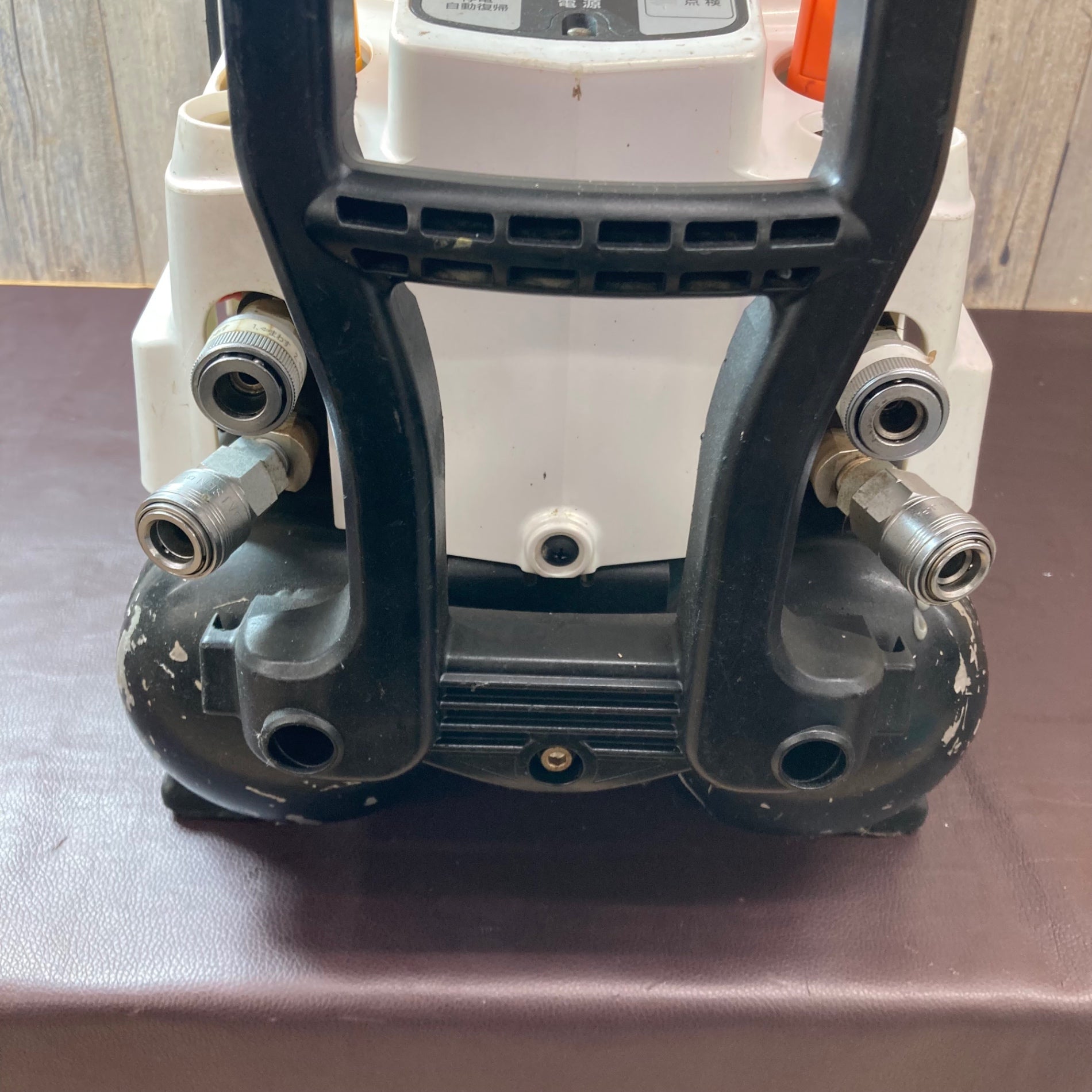 中古品】◇MAX 限定カラーエアコンプレッサー AK-HL1250E マーブル
