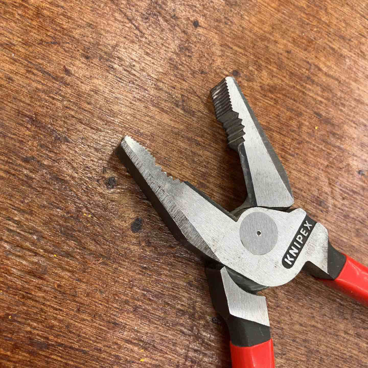 KNIPEX 強力型ペンチ 225mm 0201225-2316 【4470184】【柏店】