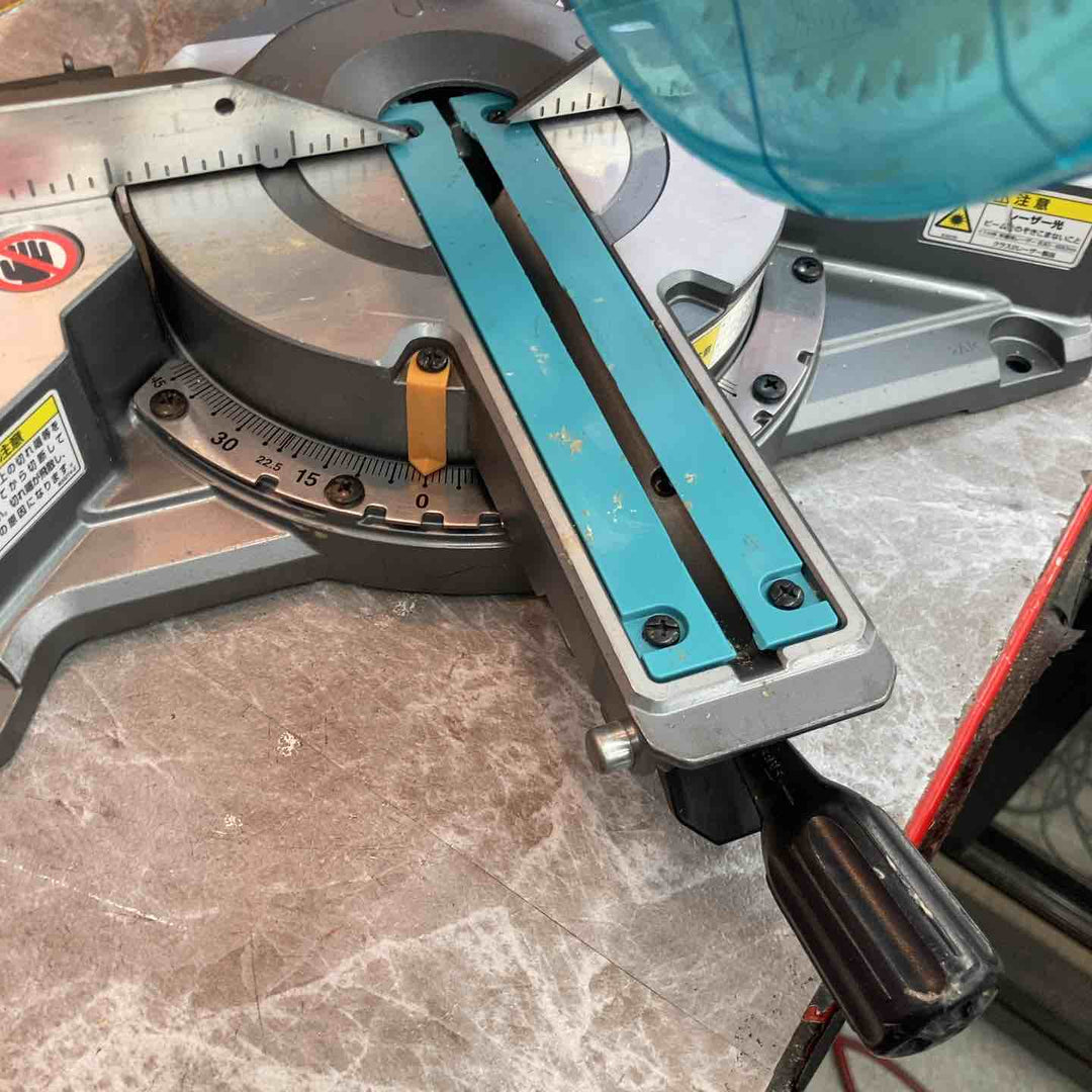 ★マキタ(makita) コードレススライドマルノコ LS001GZ【八潮店】