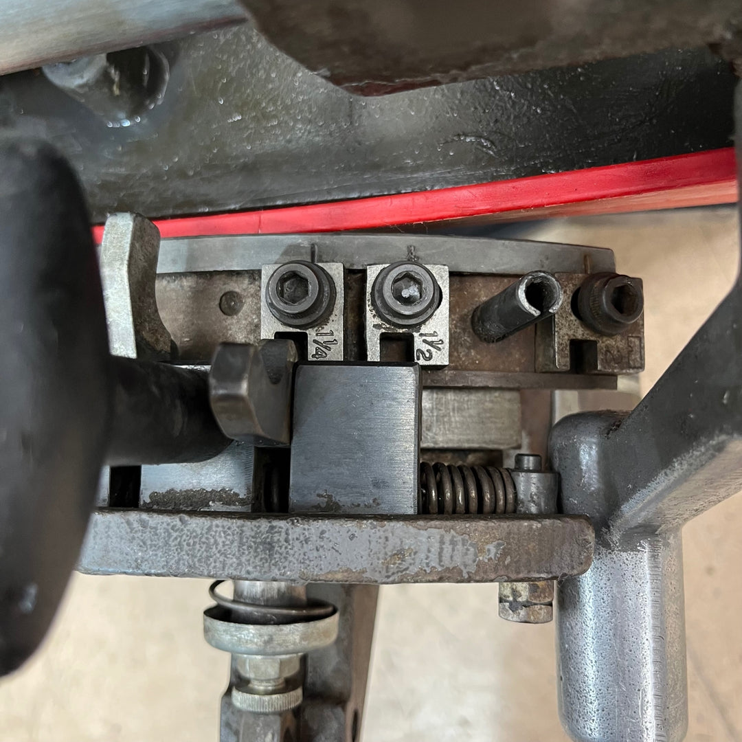【中古品/店頭受取り限定】アサダ(Asada) ねじ切り機 Astronic2 アストロニック2 ダイヘッド2個付【東大和店】