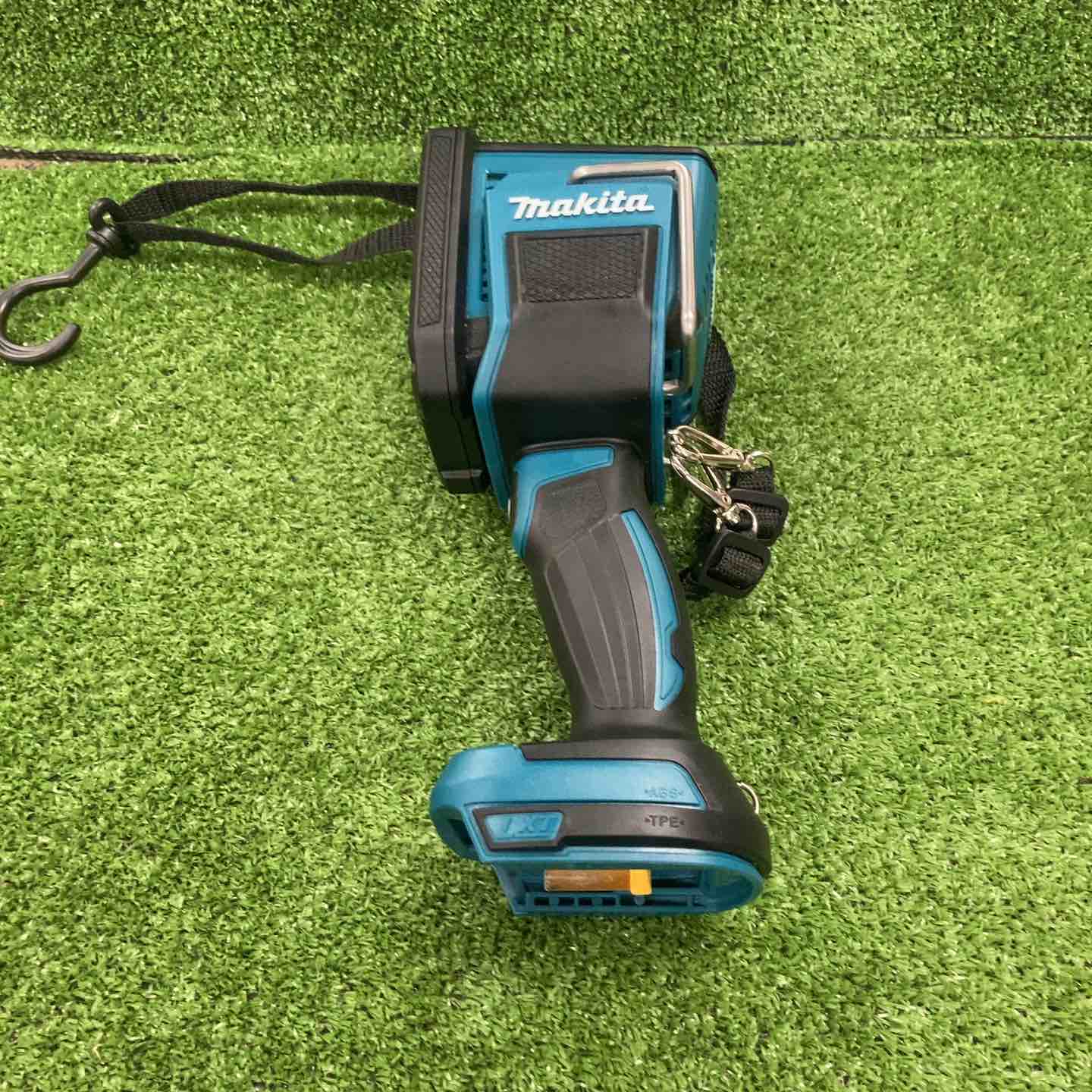 ★マキタ(makita) コードレスワークライト ML812【川崎店】 ☆マキタ(makita) コードレスワークライト ML812【川崎店】 – アクト