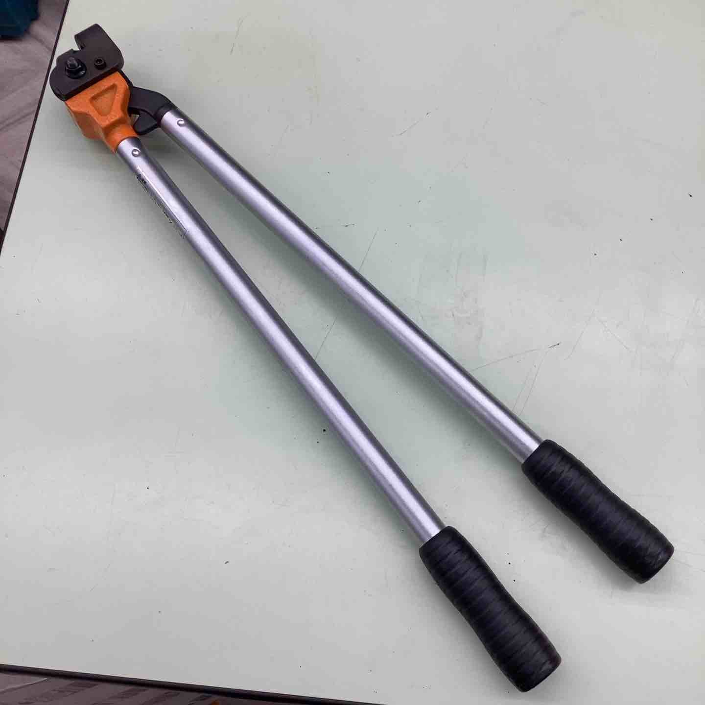 ◇ネグロス電工 軽量間柱振れ止めチャンネル切り欠き工具 MAKCK32