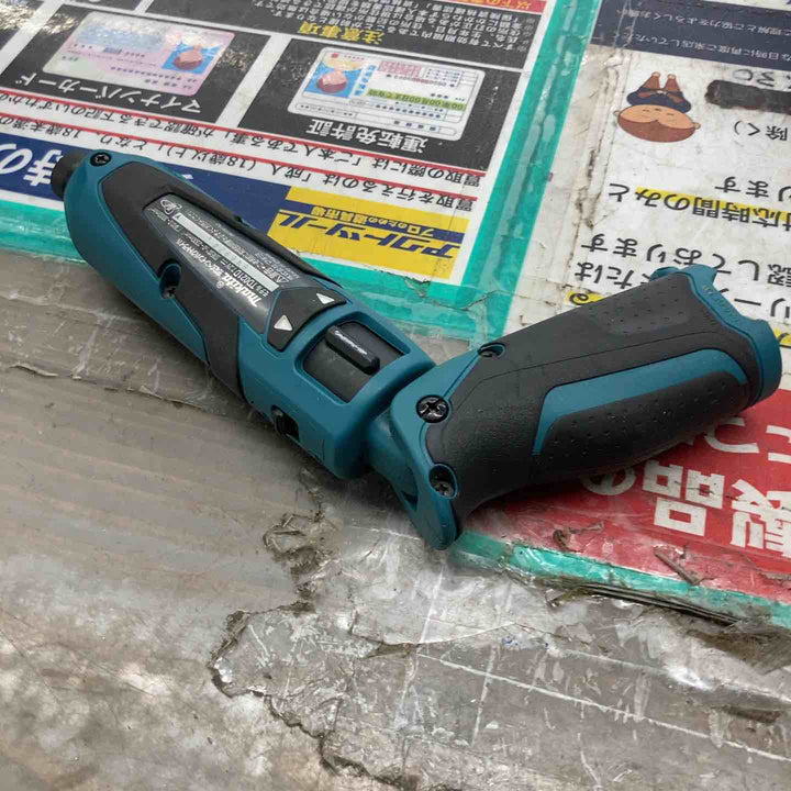 ☆マキタ(makita) コードレスペンインパクトドライバ TD021DSHSP【戸田店】