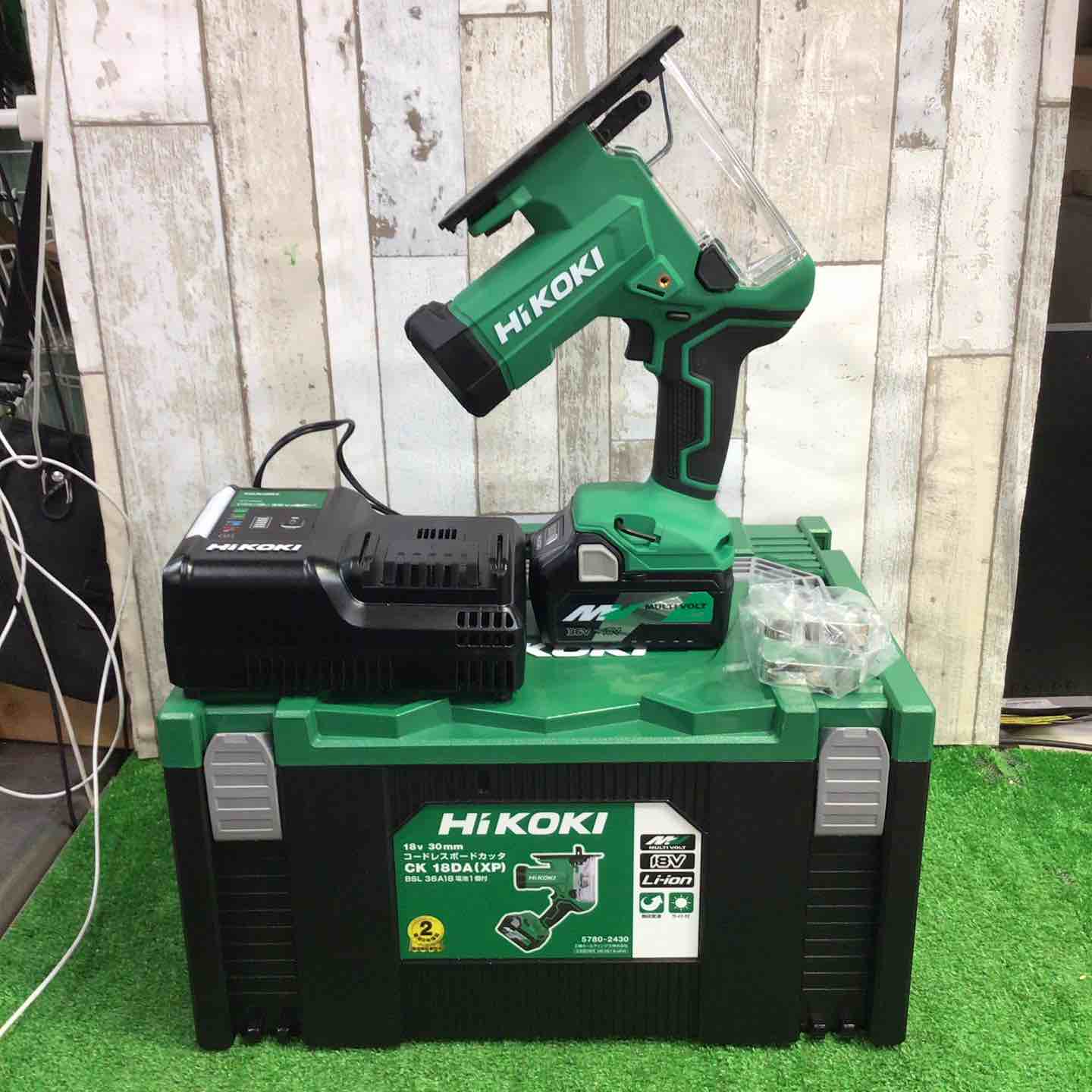 ハイコーキ(HIKOKI ※旧:日立工機) コードレスボードカッター CK18DA(XP)【町田店】 ハイコーキ(HIKOKI ※旧:日立工機) コードレスボードカッター CK18DA(XP
